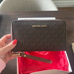 Michael Kors wallet/ wristlet